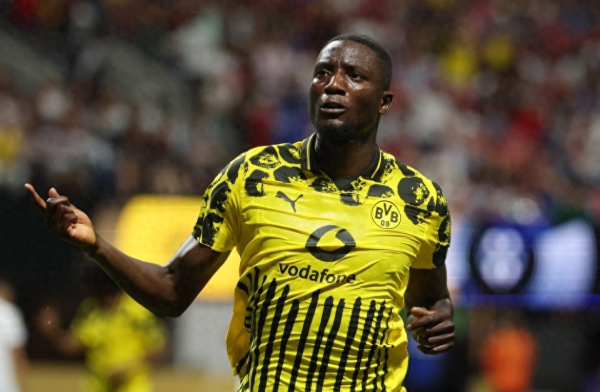 Dortmund tiến vào tứ kết Wor